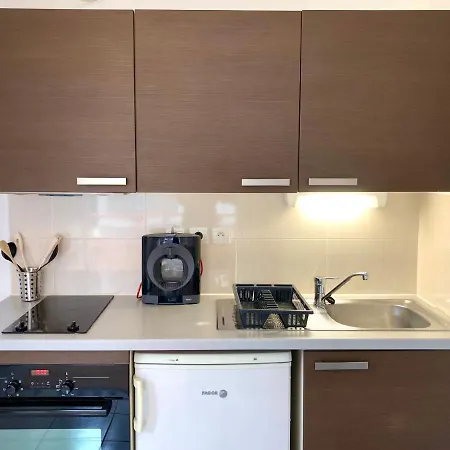Apartment Studio Centre Montpellier, Wifi, Proche Commerces, A9, Transports, Plages *