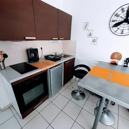 Apartment Studio Centre Montpellier, Wifi, Proche Commerces, A9, Transports, Plages *